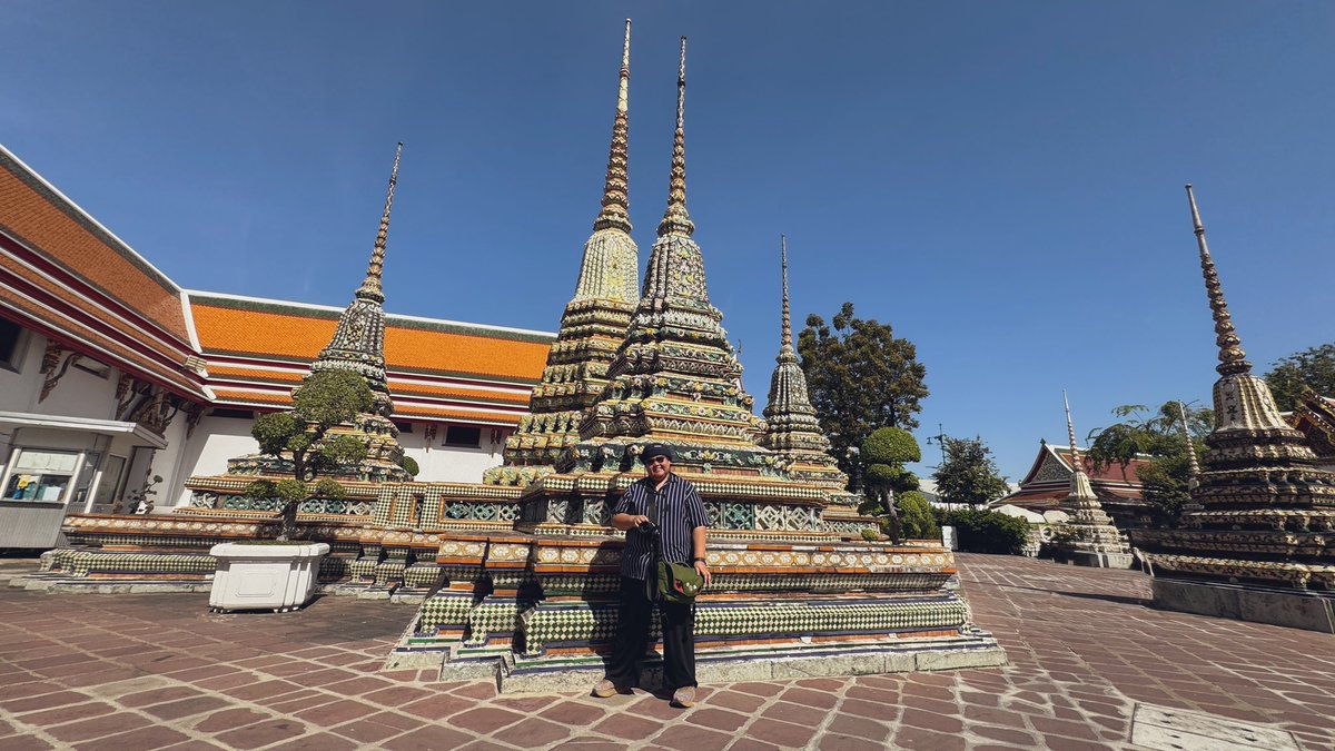 KhingLollipop's tweet photo. 🔆ตามรอยพี่อาโปและน้องเนย EP.1 ตอนสุขในกรุง ที่วัดพระเชตุพนวิมลมังคลารามหรือวัดโพธิ์นั่นเอง มาทุกครั้งประทับใจกับความสวยงามกับสถาปัตยกรรมประติมากรรมที่งดงาม เป็น��ัดที่มีเจดีย์มากที่สุดในประเทศไทย เป็นมรดกโลกที่ทุกคนควรมาชมจริงๆ (1) 
#TATxApoxButterbear #สุขทันทีกับอาโปและน้องเนย https://t.co/N1BJfNDeAn