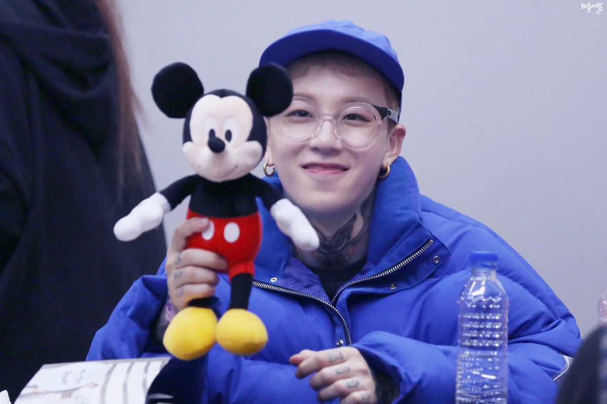 fair2taeil's tweet photo. 와아아 귀여워어
 미키마우스 태이리~~
 너무 귀여워어 🙊 https://t.co/JIPSASW6sU
