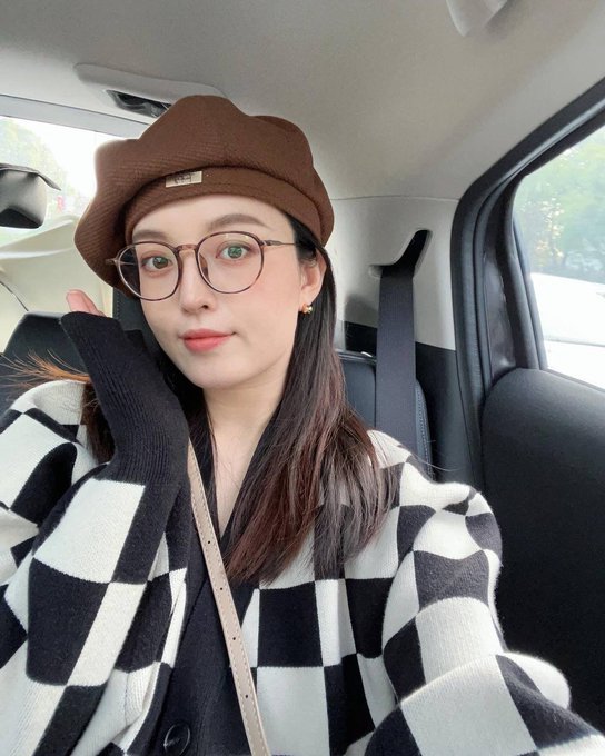 平时不带娃的话，化妆出门也是位小姐姐呢。