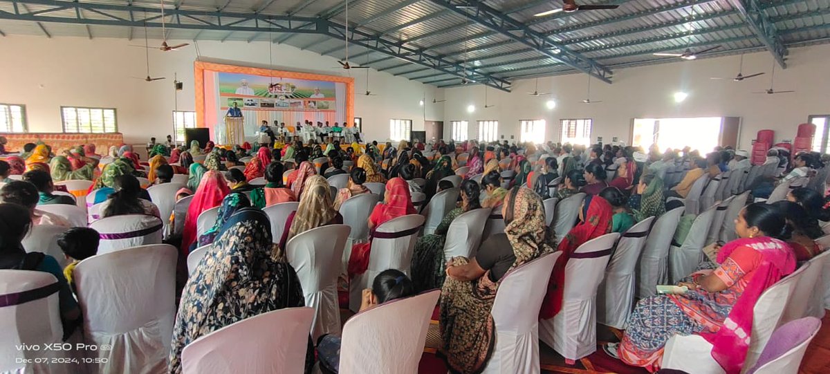 સિધવાઈ માતાજી મંદિર શંખેશ્વર માં કૃષિ ખેડૂત કલ્યાણ અને સહકાર વિભાગ દ્વારા  આયોજિત શંખેશ્વર તાલુકા નો રવિ કૃષિ મહોત્સવ ૨૦૨૪ અંતર્ગત ૨ દિવસ માટે કૃષિ પરિસંવાદ,કૃષિ પ્રદર્શન તેમજ ખેડૂતલક્ષી યોજનાઓ વિશે કૃષિ મેળો યોજાયો.<a href="/Dm_menat/">D M MENAT</a> <a href="/CollectorPatan/">Collector Patan</a> <a href="/DDO_PATAN/">DDO PATAN</a> <a href="/RaghavjiPatel/">Raghavji Patel</a>