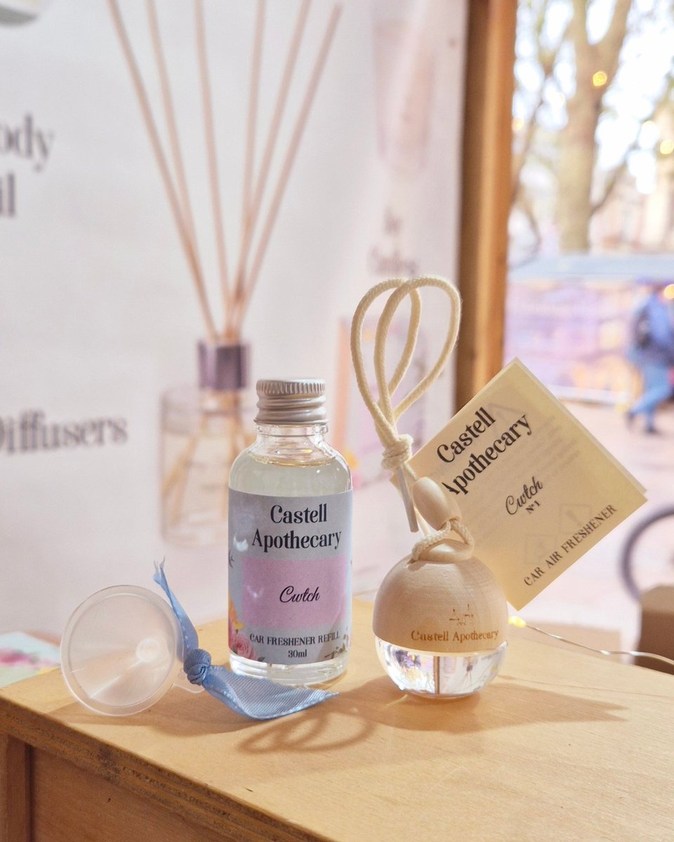 CastellUK's tweet image. I hope you're all staying safe, this cute car fresheners giftset is still on special offer at £12.95, normally £14.95

Also for a limited time or while stock lasts, it comes with a little good luck charm 🍀

#Cardiff #carfreshener #localmaker #handmadegifts #cardiffuser #storm
