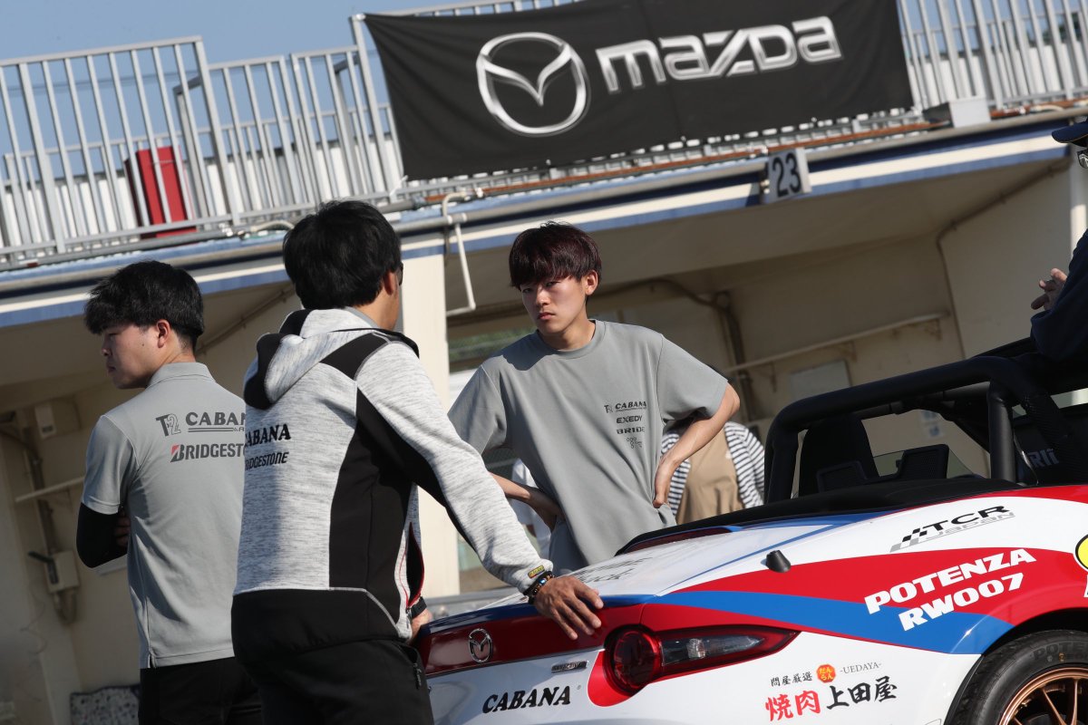 tatsukt15's tweet photo. 明日はいよいよロードスター・パーティレースⅢ 最終戦オートポリスです
1年間サポートして頂いたチームと共に最高の結果を残したいです!
優勝してチャンピオン獲ります👊
#パーティレース
#CABANARacing
#MINOWAFACTORY https://t.co/PGwA0w7J2U
