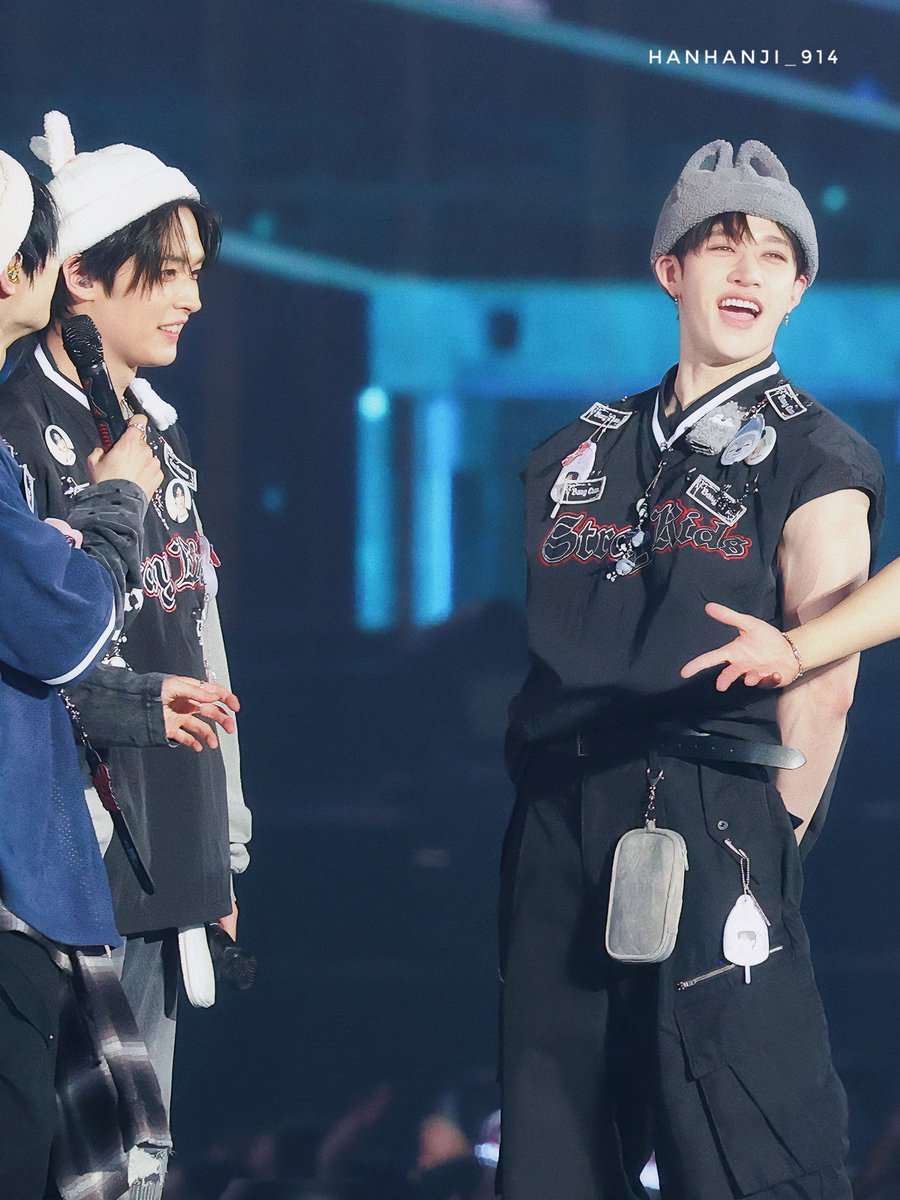 hanhanji_914's tweet photo. 241207 dominATE OSAKA day2

🐰🐺

#BANGCHAN #방찬
#LEEKNOW #리노 #이민호 
#StrayKids #스트레이키즈 https://t.co/4wjAGiudFI
