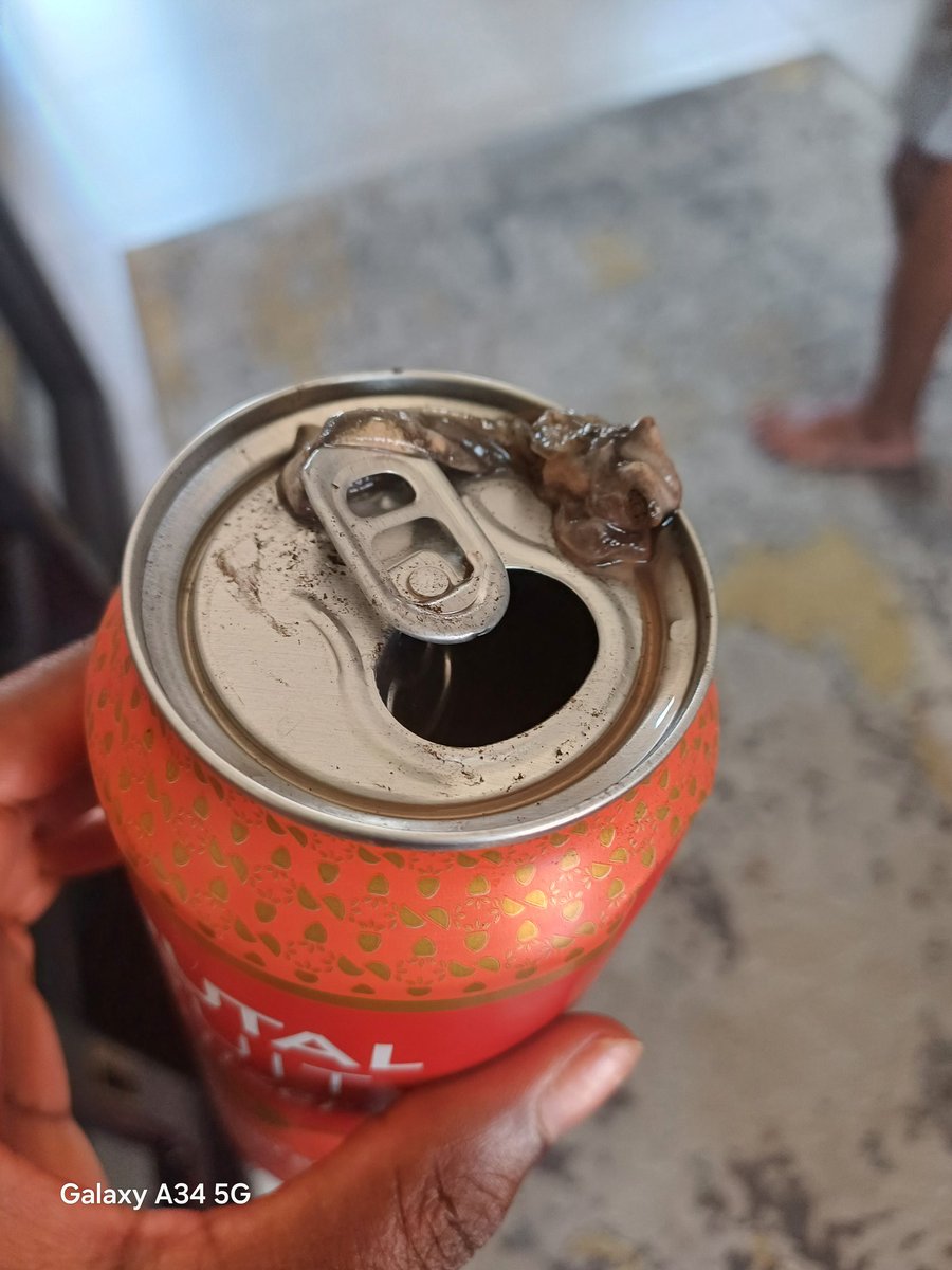 khumy17's tweet photo. @brutalfruitsa this is what I found inside my can this morning, I am scared for my health at this point 😕 😕 🙃 https://t.co/xbQtz1hKdw
