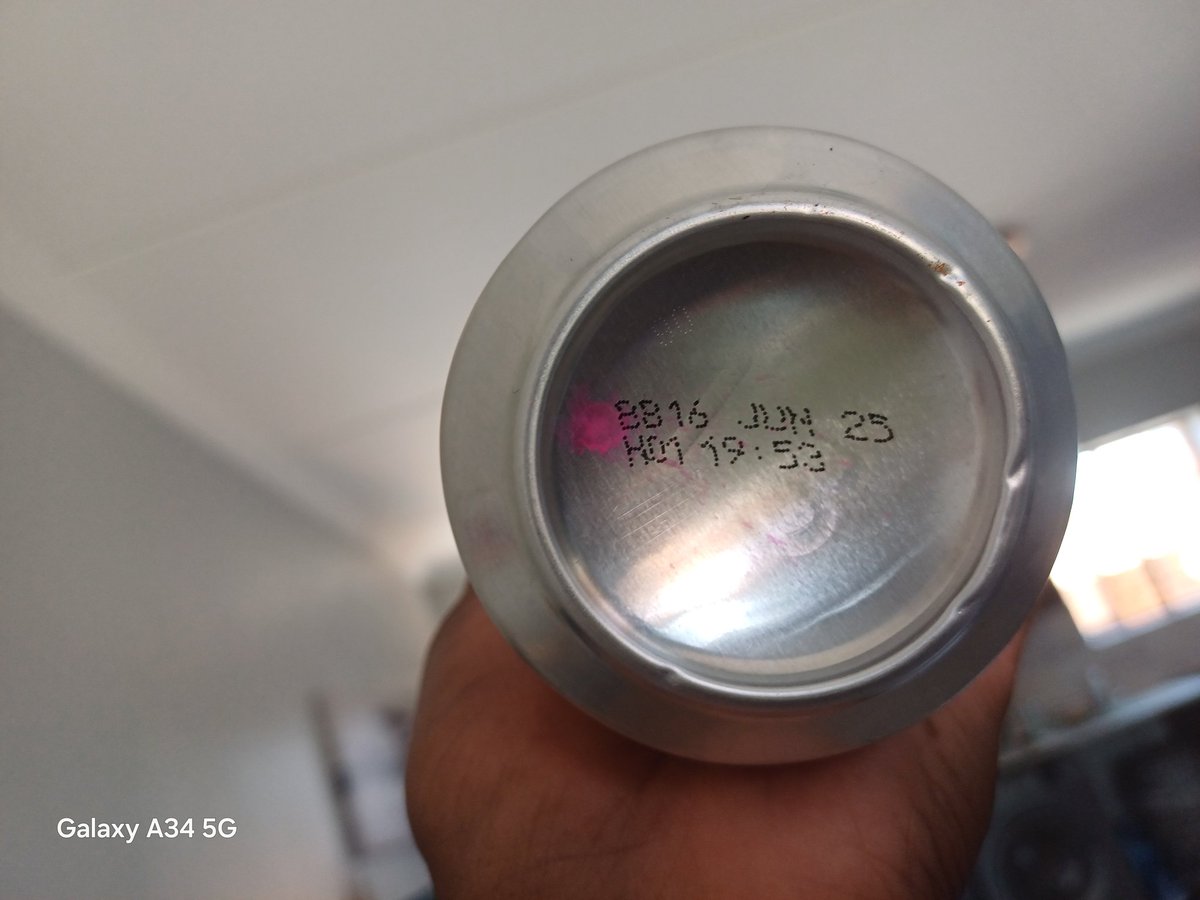 khumy17's tweet photo. @brutalfruitsa this is what I found inside my can this morning, I am scared for my health at this point 😕 😕 🙃 https://t.co/xbQtz1hKdw