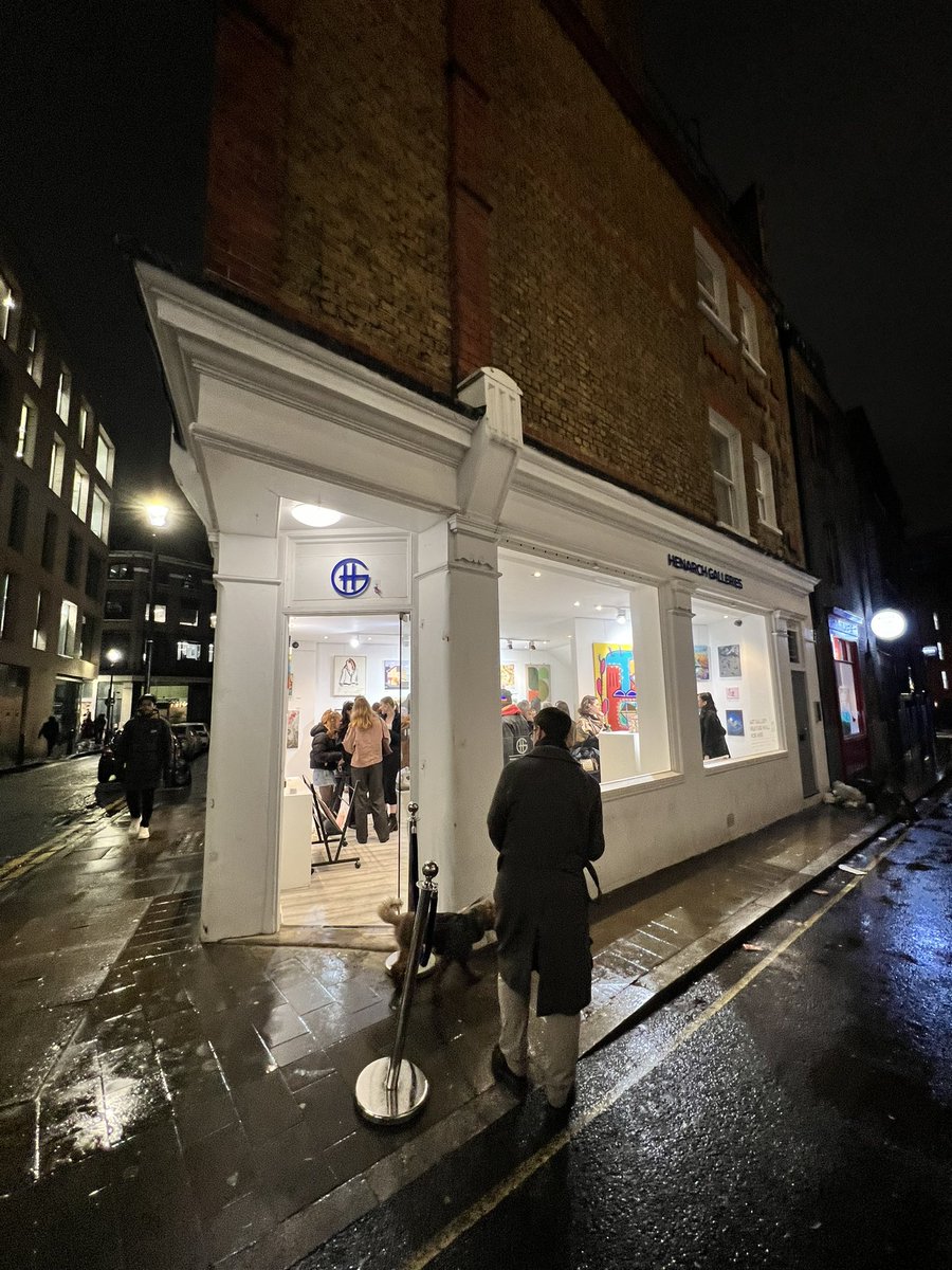 aanna13's tweet photo. estuve en mi primera exposición en Londres 🖼️ un sueño cumplido ⭐️ estará en Henarch Galleries (cerca de Liverpool St) hasta el 13 de diciembre 🫂 https://t.co/vVzWf6KjlO