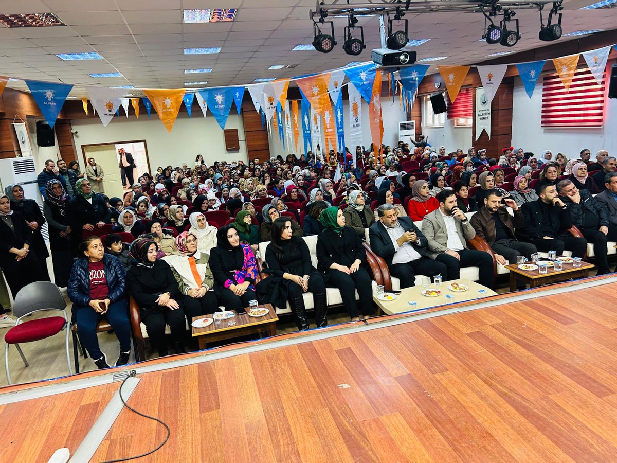 resit_umay's tweet photo. Ak Parti Eğil İlçe 7.Olağan Kadın Kolları Kongremizde yeniden İlçe Başkanlığına seçilen @Ucarboran ve yönetimini tebrik ediyor bundan sonraki süreçte kendilerine başarılar diliyorum.

Allah birliğimizi beraberliğimizi ve kardeşliğimizi daim eylesin.

Umudun,İcraatın ve geleceğin adıdır AK PARTİ
@erkankandemir 
@MSErdinc 
@yukselmuslum27 
@RasitOcak 
@seydaoglufirat 
@Ucarboran 
@harunpolat021