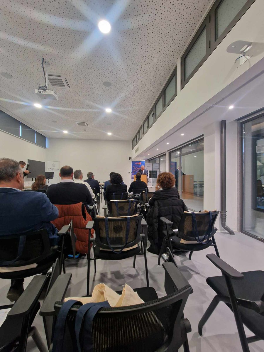 ✨Our dev @elenakaskiri pitched #PrivateWitchEye in a pitching competition

We walked away with no prizes but we gained valuable: 🤝connections
💪experience
🧠knowledge

Congrats to all the teams ✨
Thank you to the organizers!😊

#lilithschildgames #businesswoman #pitching