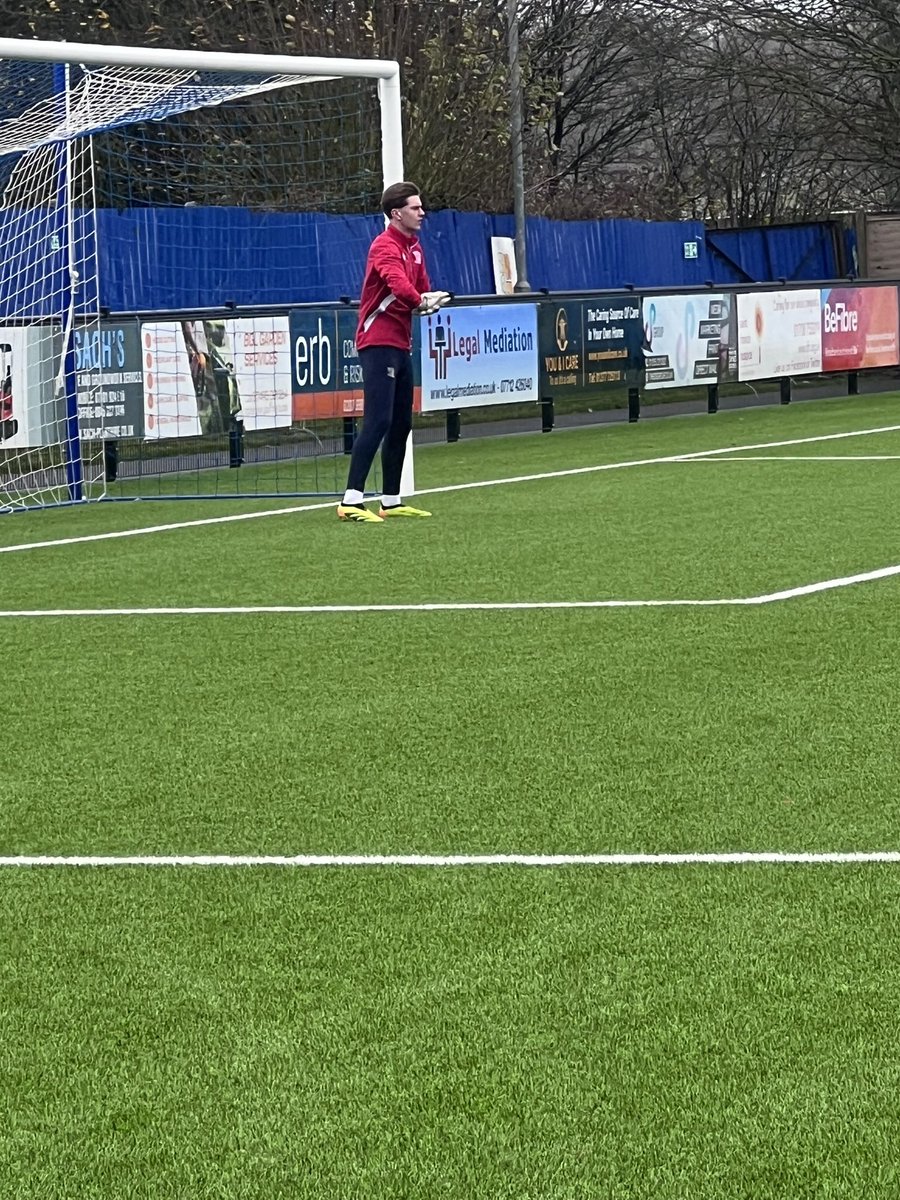 ProElite442's tweet photo. Good luck Charlie Brown, our Southend Utd U19 shot stopper, named on the bench today for the first team 💪⚽ 
Great work Chaz! 👏 https://t.co/PopYks2ymm