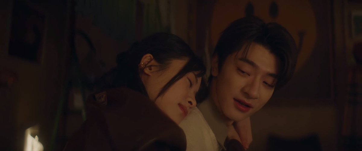 VoiceOfChahat's tweet photo. everybody had to be crazy about their little kiss today🙈

#SmileCode #Shenyue #LinYi #SmileCodeEp33 https://t.co/rjNmqM96QB