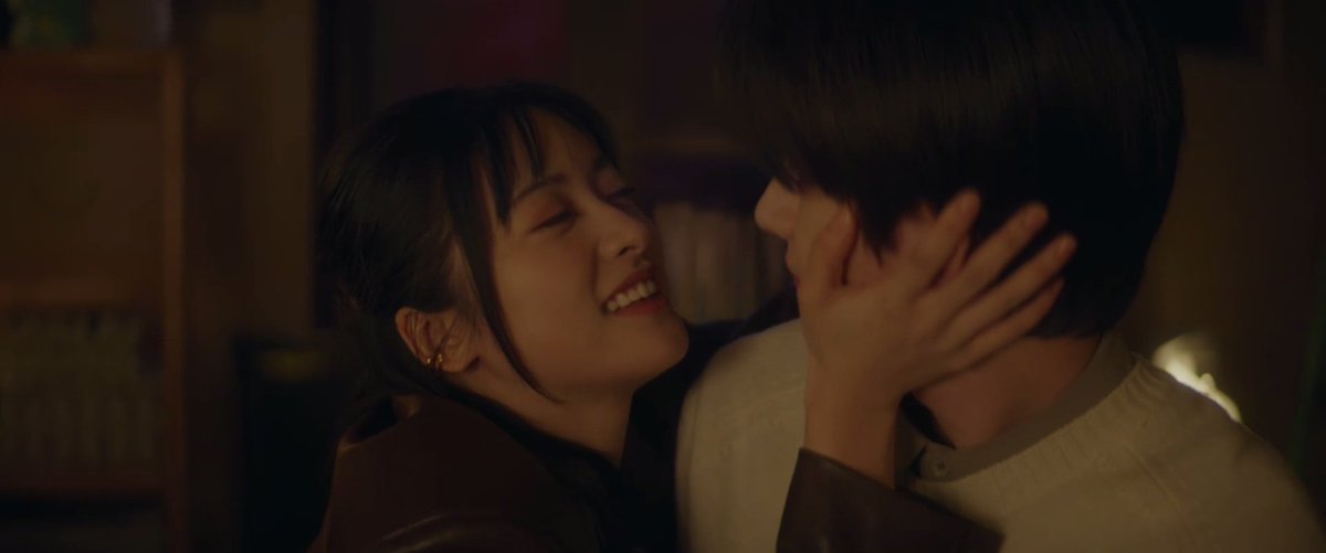 VoiceOfChahat's tweet photo. everybody had to be crazy about their little kiss today🙈

#SmileCode #Shenyue #LinYi #SmileCodeEp33 https://t.co/rjNmqM96QB