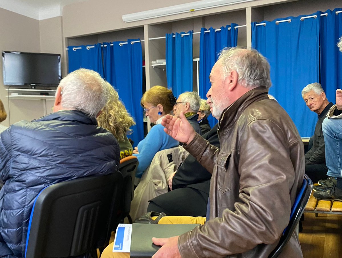 max_brisson's tweet photo. 🔎 Être de droite aujourd’hui ?

Avec @lesRepublicains de Pau ce matin pour poser les bases de la refondation de la droite et les attentes des adhérents. 

✍️Nos travaux seront adressés à @laurentwauquiez, en charge de la refondation. 

Prochaine réunion à Biarritz cet après-midi https://t.co/Bt7hwN1VzV