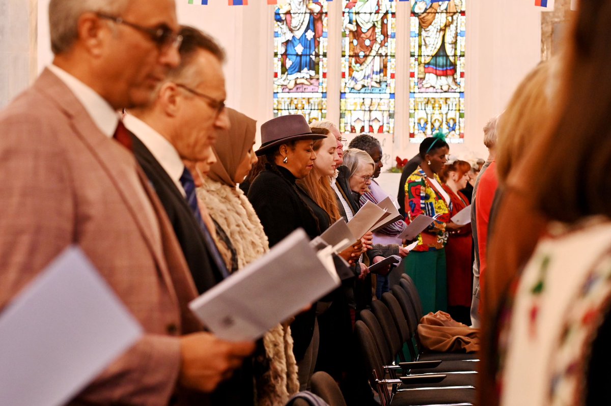 Lord-Lt Bedfordshire (@llieutenantbeds) on Twitter photo It was magical to welcome so many people to our #TogetherAtChristmas Community Carol Service <a href="/stmarysluton/">St Marys Luton</a> yesterday.
Don’t forget you can tune into <a href="/ITV/">ITV</a> on Christmas Eve to watch The Princess of Wales’ service at <a href="/wabbey/">Westminster Abbey</a>, the inspiration behind our event.
<a href="/KensingtonRoyal/">The Prince and Princess of Wales</a> It was magical to welcome so many people to our #TogetherAtChristmas Community Carol Service <a href="/stmarysluton/">St Marys Luton</a> yesterday.
Don’t forget you can tune into <a href="/ITV/">ITV</a> on Christmas Eve to watch The Princess of Wales’ service at <a href="/wabbey/">Westminster Abbey</a>, the inspiration behind our event.
<a href="/KensingtonRoyal/">The Prince and Princess of Wales</a>
