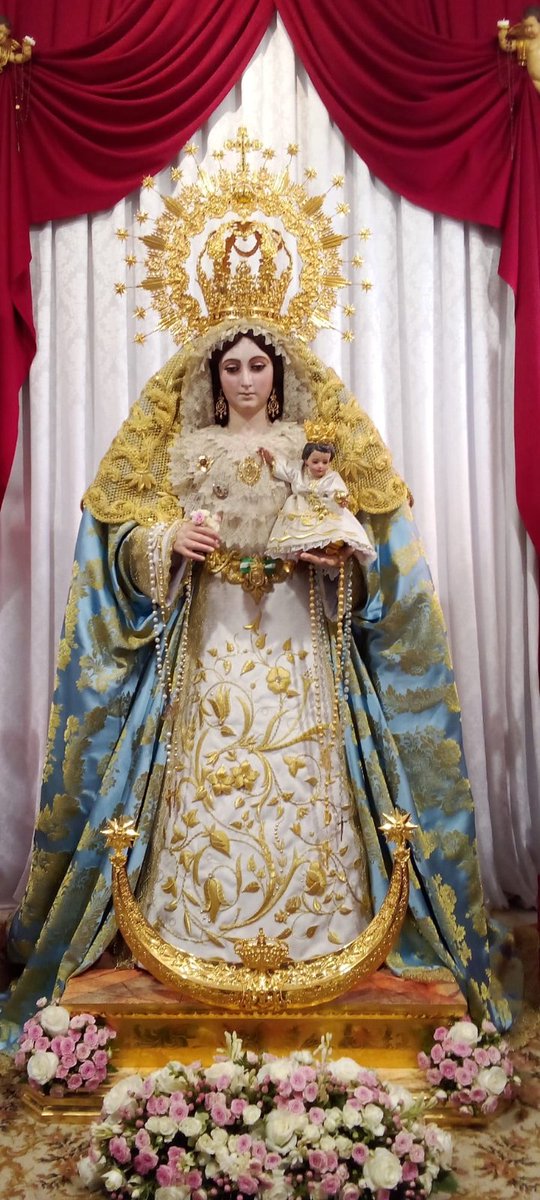 𝗕𝗘𝗦𝗔𝗠𝗔𝗡𝗢𝗦 | 𝗖𝗔𝗣𝗜𝗟𝗟𝗔 𝗗𝗘 𝗡𝗨𝗘𝗦𝗧𝗥𝗔 𝗦𝗘𝗡̃𝗢𝗥𝗔 𝗗𝗘𝗟 𝗥𝗢𝗦𝗔𝗥𝗜𝗢

Así luce nuestra Madre del Rosario en su Capilla para el Besamanos que tendrá lugar hoy y mañana con motivo del II Congreso Internacional de Hermandades y Piedad Popular.