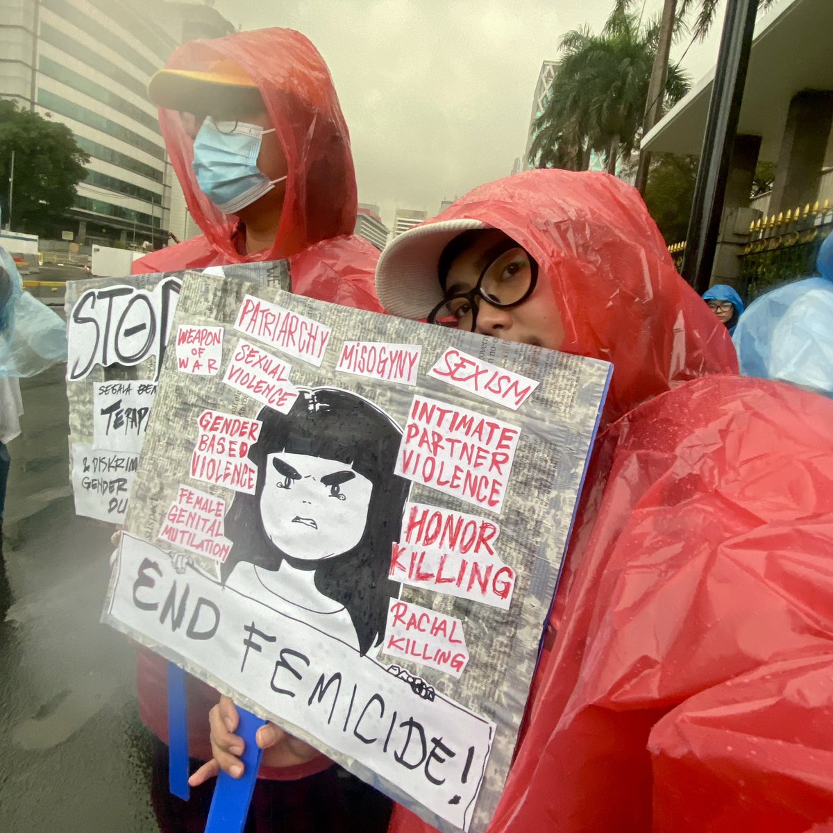 s00pi__'s tweet photo. Dari kering hingga basah terus melawan! #WMJ2024 Akhiri femisida &amp; berbagai jenis kekerasan berbasis gender! ✊🏽🔥 https://t.co/3a6CtOalQc