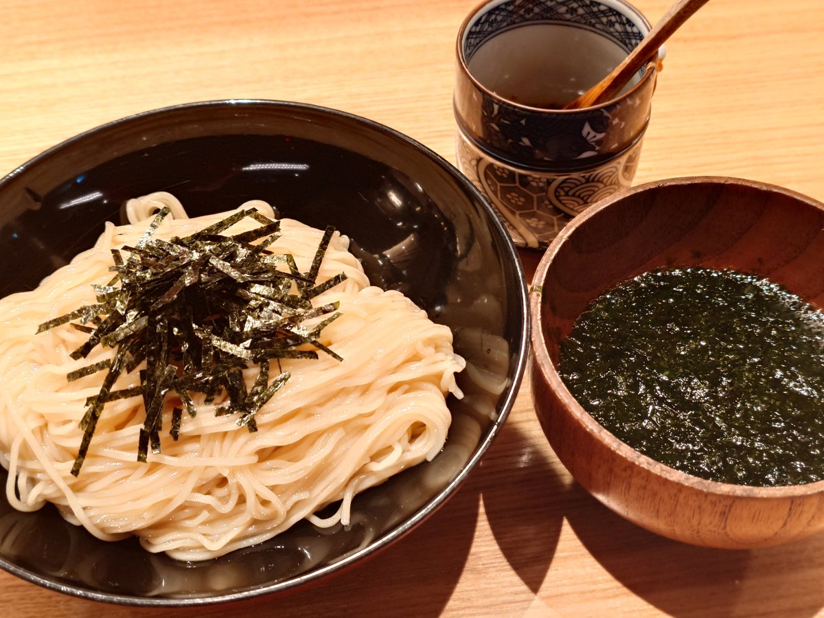 flying_drunkard's tweet image. ===怒涛の〆4連発===
・舞茸牛ご飯
・海老と空芯菜のアンチョビご飯
・梅つけ麺
・とだカレー

↓続く
#虎ノ門とだか #食堂とだか #飯テロ #虎ノ門