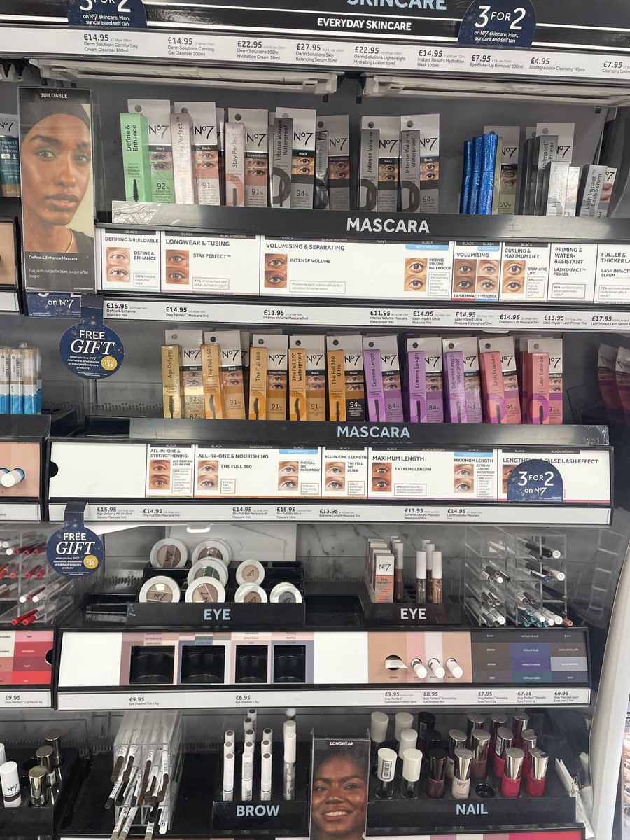 Helen Nash tweet media