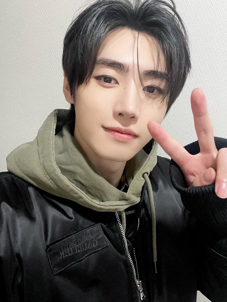 WRITTENBYINFJ's tweet photo. birthday bf super-excited gf

— sunghoon few tweet au https://t.co/Bp6FMnUhhx