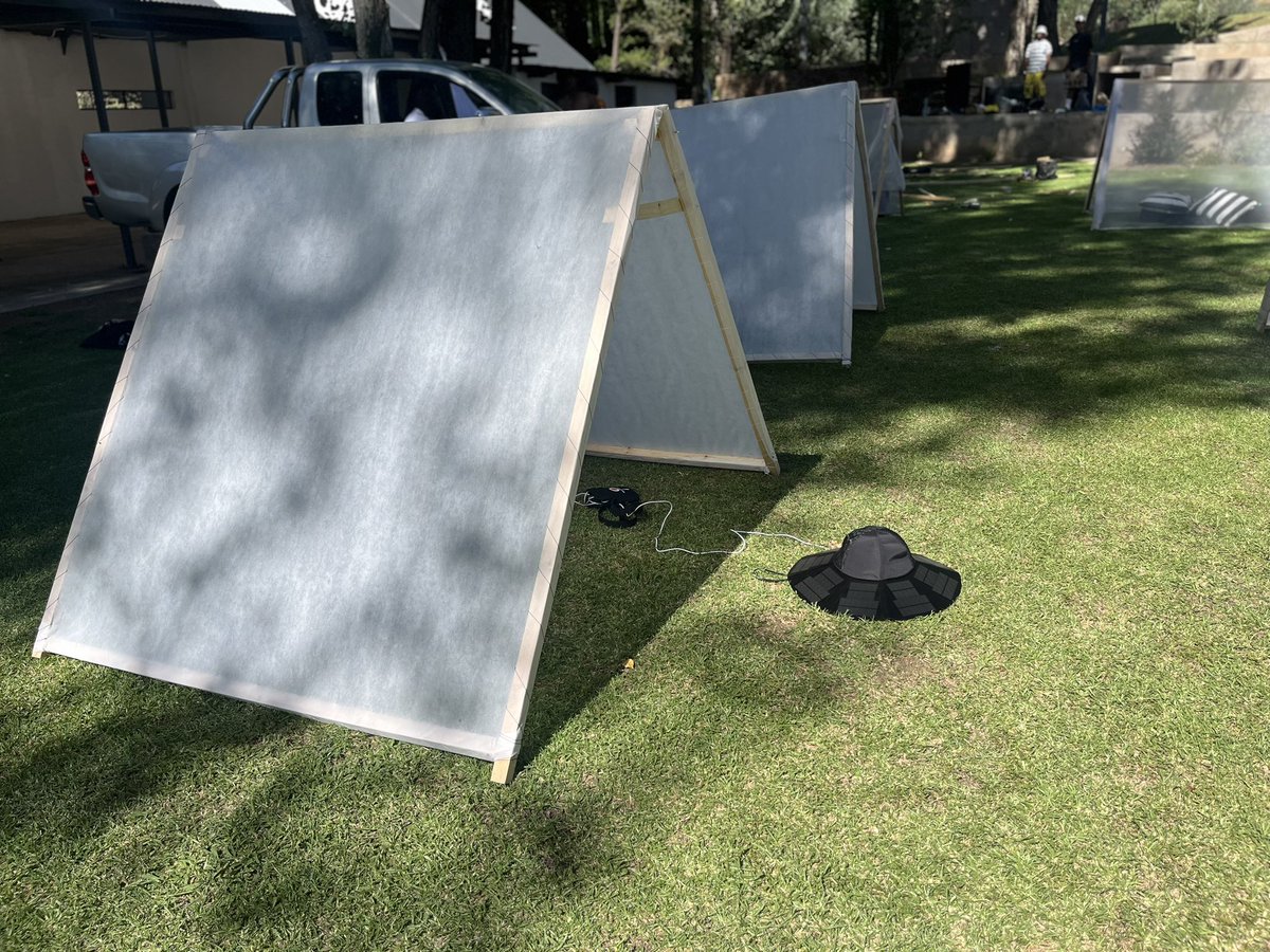 ThatoAkaTrer's tweet photo. Keeping my phone charged with my Solar Sun hat at #OutsideOutside #Lstwitter https://t.co/PMs8xFCZ90