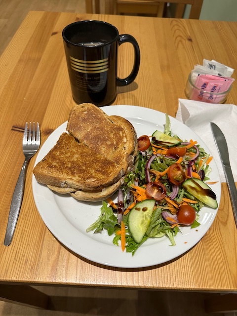 NewarkAirMus's tweet image. A festive mood &amp;amp; feed in the #NAMcafe