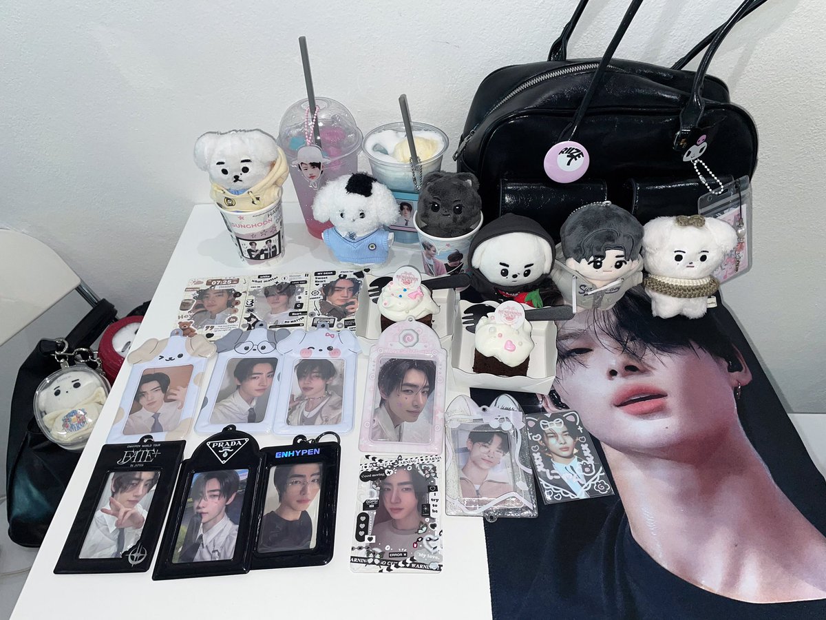 bleeidee's tweet photo. ┊        ┊       ┊       ♡        ┊ 
┊        ┊       ┊                ˚  ♡
┊        ┊       ♡       ⋆             +      
♡    ⋆  ┊    .              🍧
     +     ♡.        🎂.            

 #LetsWalkWithHoonKi_Eternity https://t.co/7TzM74YVxL