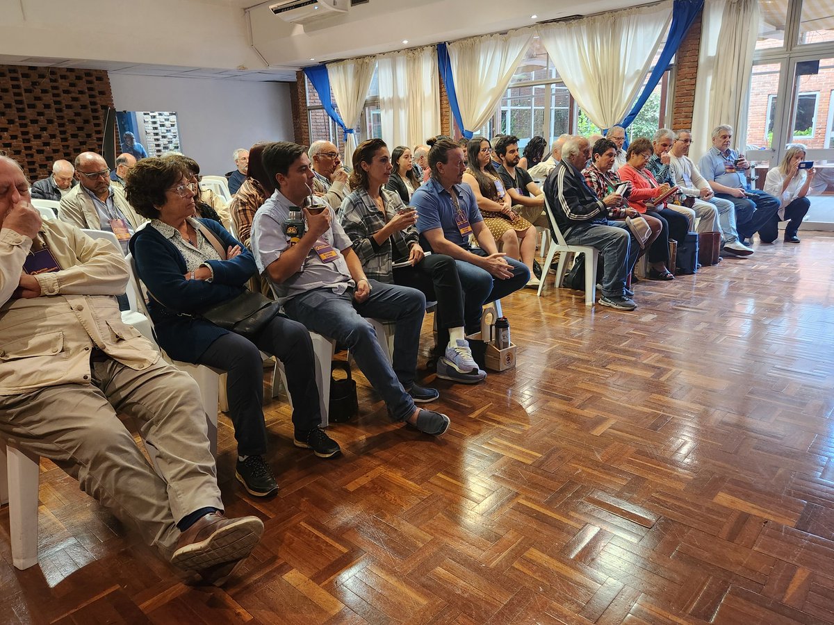 picanelones's tweet photo. Junta Nacional Federal en marcha.
La mesa está presidida por @Pablo_Mieres, @omarrerreca, @FagaldeRosanna y Juan
 Pablo Dall Orso. Un espacio de diálogo, evaluación y toma de decisiones para fortalecer las propuestas y el rumbo del Partido. https://t.co/9O7EAryFl5