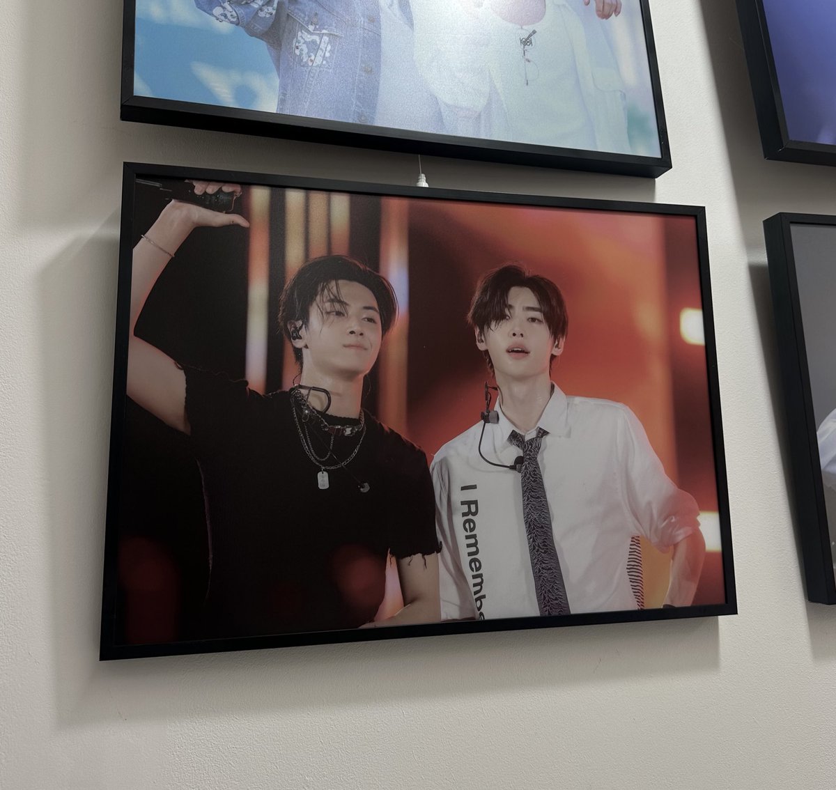 retsnomatonmi's tweet image. 📍도레미

컨셉이 너무 귀여웠고
흑백즈액자…너무아름다워요🤍

#성훈이와_영원의_순간을
#filmloversclub