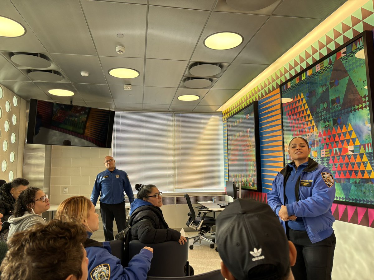 OswaldDenis5's tweet photo. #BreakingBreadBuildingBonds
@NYPDCommAffairs
@NYPDPBBronx
Inspiring get together and very insightful๐๐ผ๐๐ผ๐๐ผ https://t.co/fL4thPVYNF