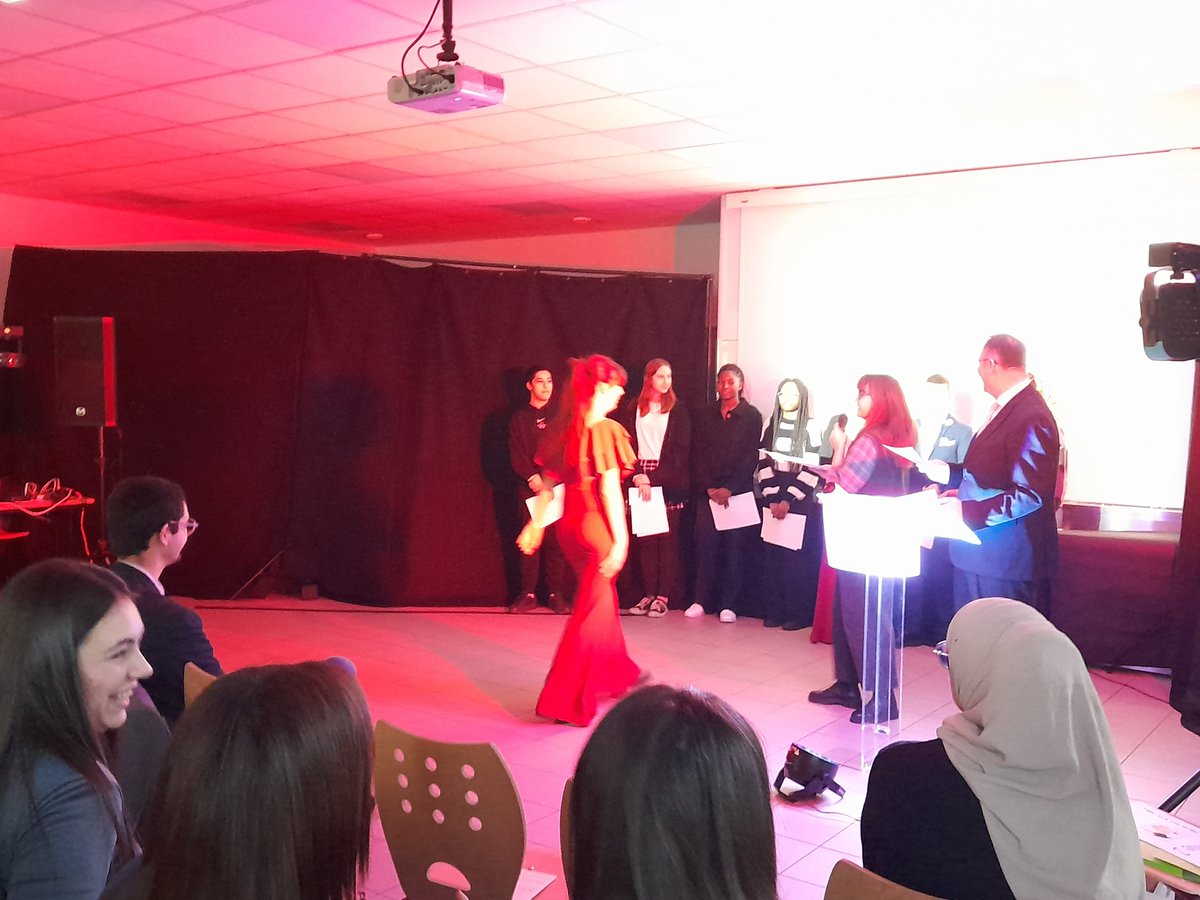 Collège Les Capucins tweet media