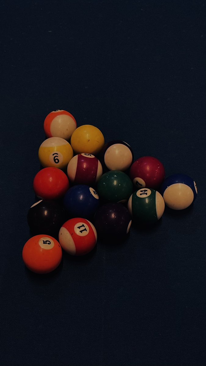 qw3iv's tweet photo. Classic vibes 🎱🎷 https://t.co/LtEpCeg2k8