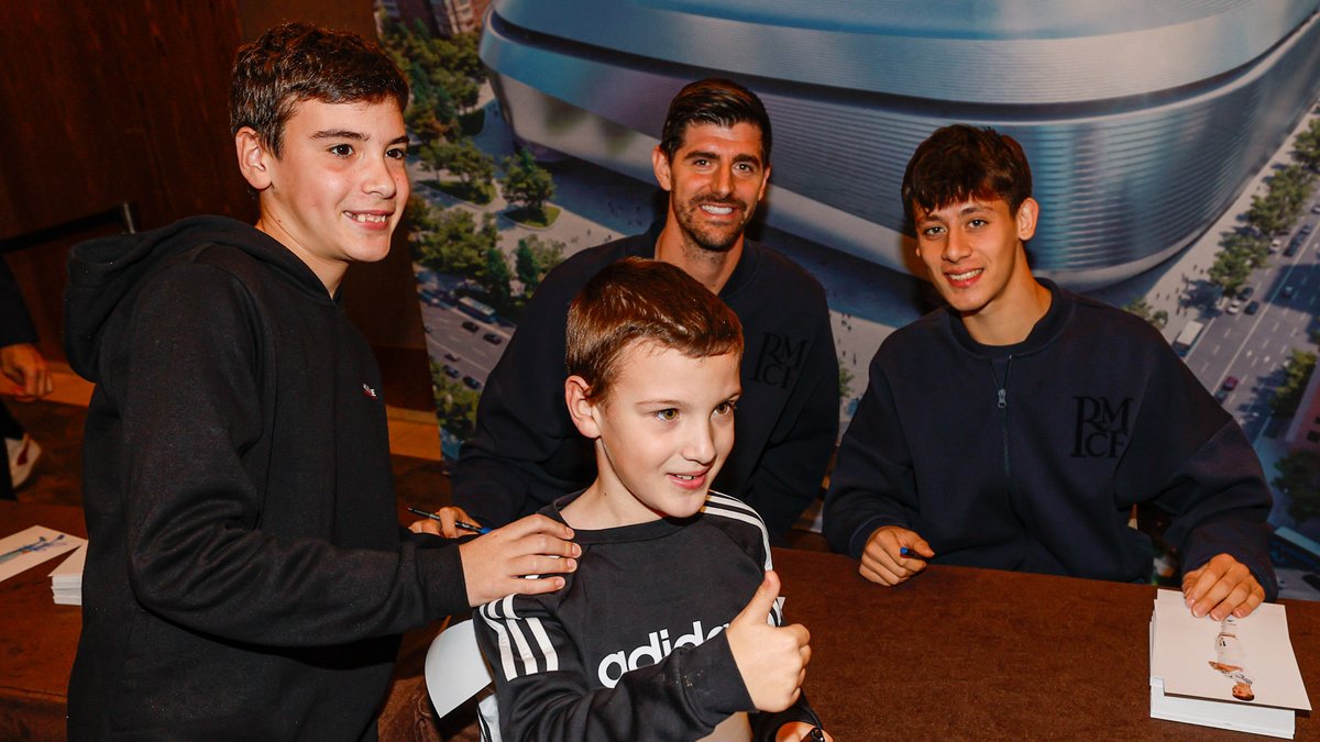 realmadrid's tweet photo. 🤍 #Madridistas 🤍
🤩 @thibautcourtois
🤩 @10ardaguler
#GironaRealMadrid https://t.co/RFRY79YVNv
