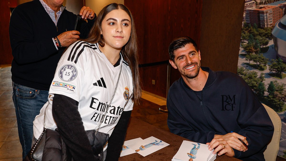 realmadrid's tweet photo. 🤍 #Madridistas 🤍
🤩 @thibautcourtois
🤩 @10ardaguler
#GironaRealMadrid https://t.co/RFRY79YVNv