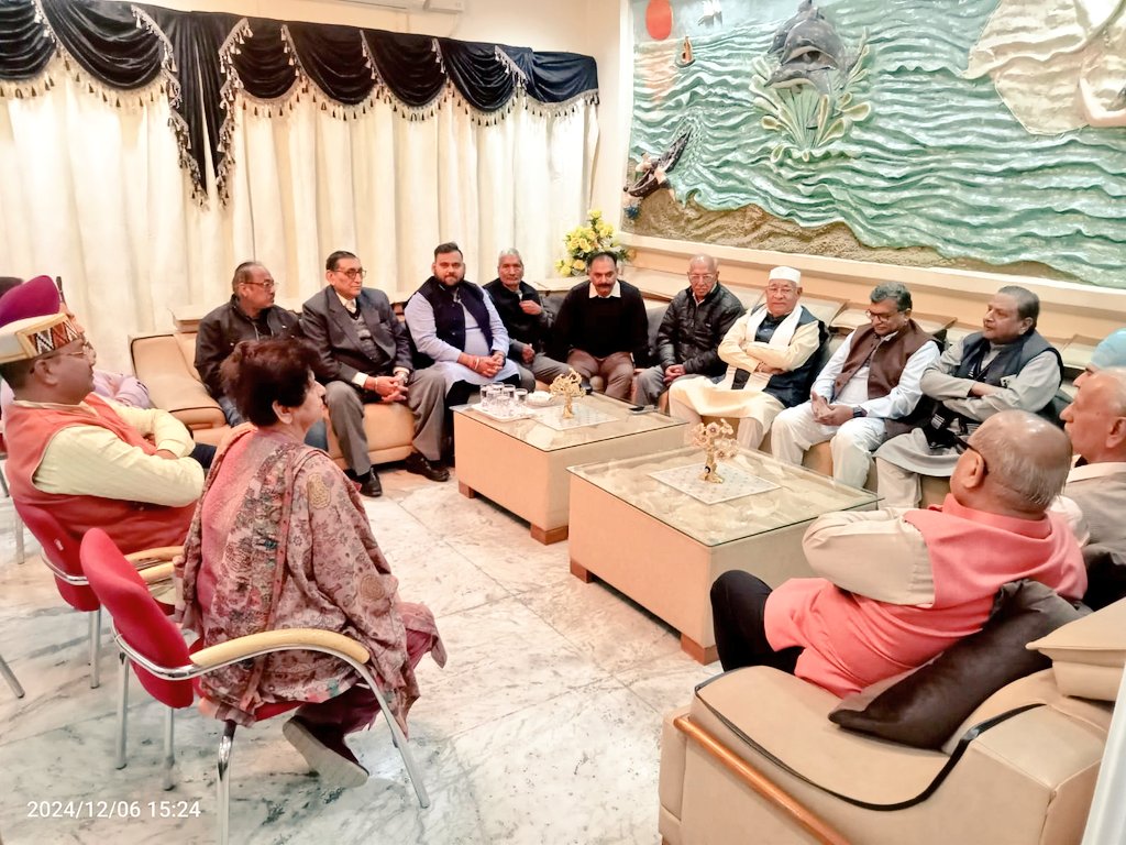 SanyuktaBhatia's tweet photo. आज निज निवास पर विश्व हिंदू परिषद के राष्ट्रीय संगठन मंत्री आदरणीय श्री मिलिंद परांदे जी एवं लखनऊ के वरिष्ठ जनों के साथ बैठक में... https://t.co/jUAUyuFPat