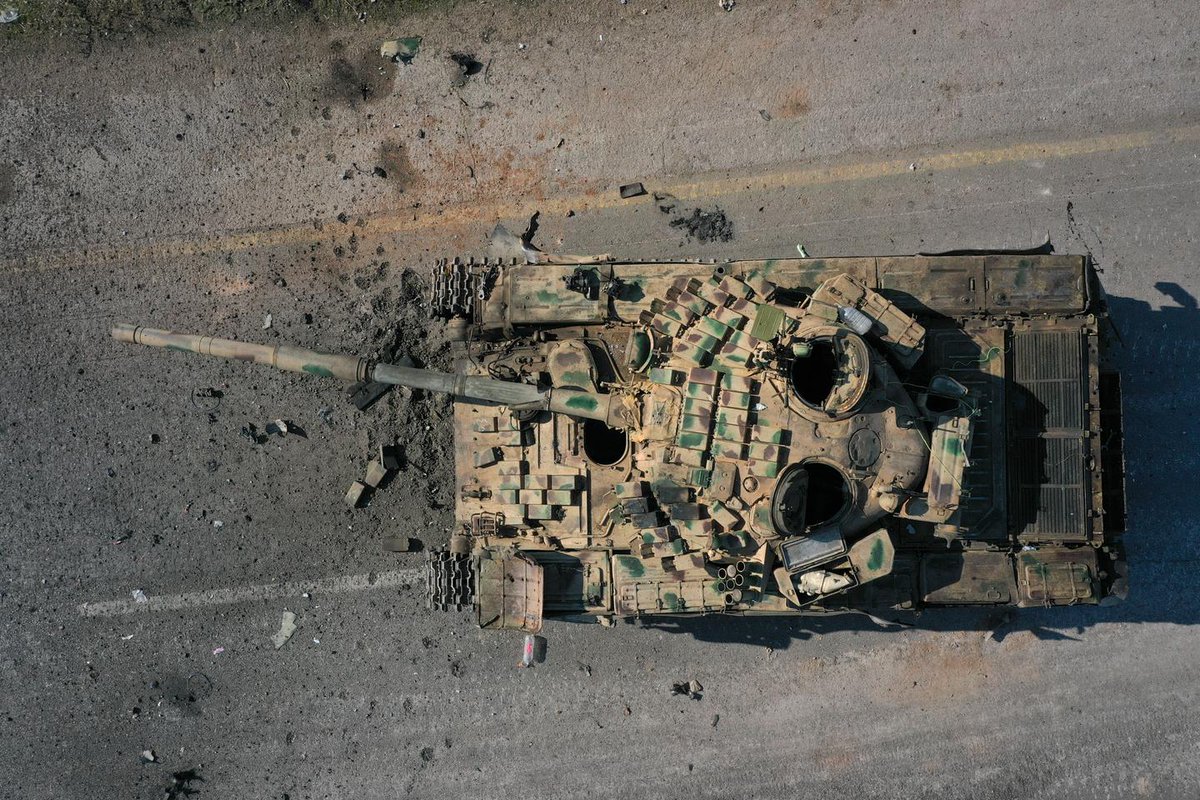 XNews_France's tweet photo. Syrie : des factions rebelles se trouvent désormais à une vingtaine de kilomètres de Damas. Cette situation pourrait avoir des implications significatives pour la région. 🕊️📍 #Syrie #Damas #Conflit (Le Monde) https://t.co/0PoTXDsfTr