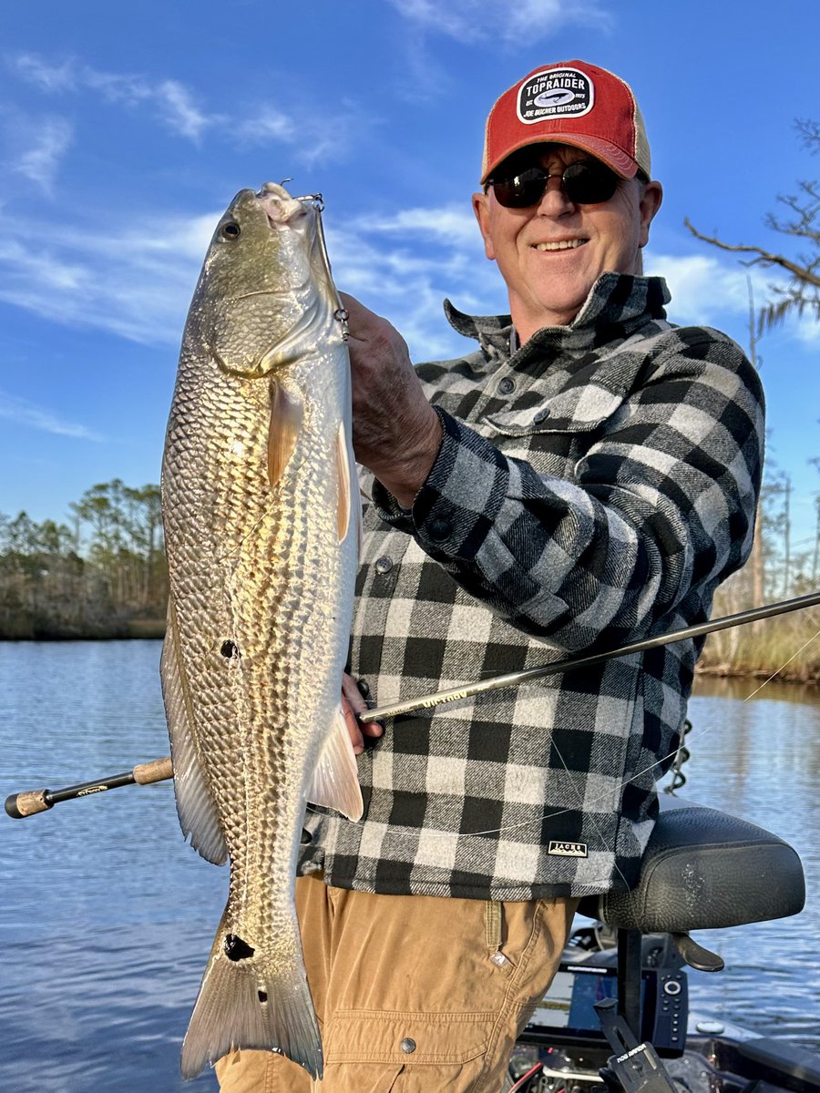 JoeBucherHOF's tweet photo. Scored on a nice “mid-slot” red on a snappy cold NW Florida afternoon. Casting an old spoon on one of my favorite St Croix Victory baitcast rods with 30# Beast Braid. #joebucheroutdoors #stcroixrods #beastbraid https://t.co/Nh9FOkNbYI