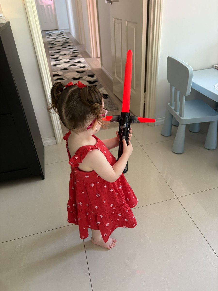 ausdriverr's tweet photo. yes darling daughter, that’s the correct choice of toy https://t.co/C5e2hI8AJF