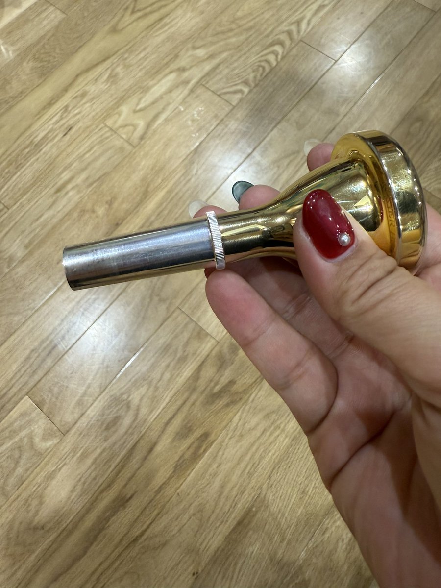 manmichanTUBA's tweet photo. @BrassLabMomo さんにお願いしてマウスピースアダプター作っていただいた！

お気に入りのVolare使える！
今まで買い集めたマウスピースたちも使える！！
マウスピースの選択肢が広がったぁー！！

ありがとうございます😭 https://t.co/nMKfugFVL9