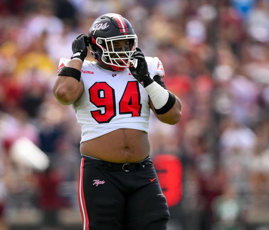 WKU defensive tackle Jayden Loving plans to enter the transfer portal, his agent <a href="/ShaneBurnham52/">Coach Shane Burnham</a> tells <a href="/On3sports/">On3</a>.

He has 76 career tackles, 6 sacks and 3 pass deflections. Former Bethune-Cookman transfer.

on3.com/transfer-porta…