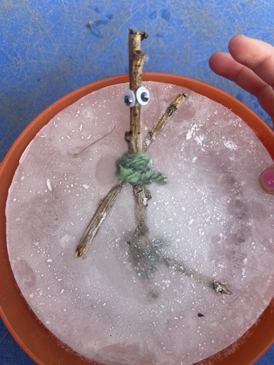 ‘Stickman is lonely, Stickman is lost, Stickman is frozen and covered with frost.’ We explored liquids, solids, freezing and melting to help Stickman escape from the ice! #BGEYFS