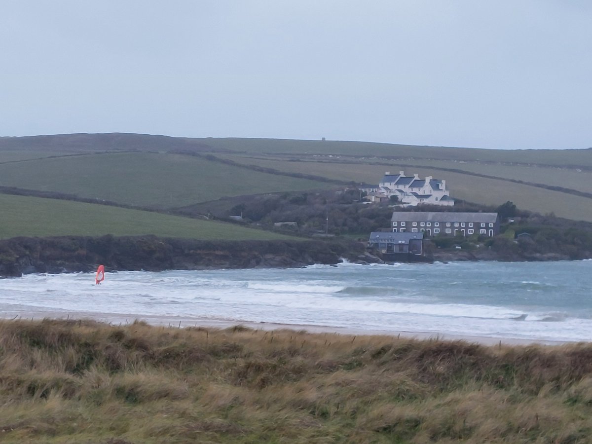 QuayArtPadstow's tweet photo. Where there's a wind, there's a....
#Windsurfer #TheCamelEstuary #Padstow
@We_are_Cornwall @Intocornwall @beauty_cornwall
@WestcountryWide @Cornwall_Coast
@Devon_Cornwall @iloveukcoast https://t.co/QStCgQoTgb