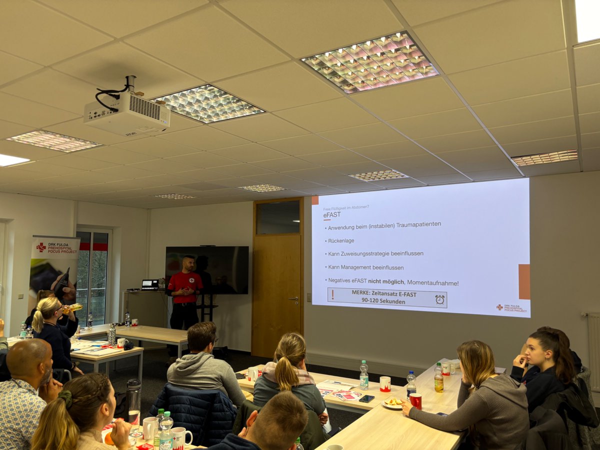 Prehospital Pocus Project DRK Fulda 🚑🦋 (@drk_fuldapocus) on Twitter photo Tag 1 mit top motivierten Teilnehmenden🫶🏻🦋#POCUS für Notfallsanitäter*innen
<a href="/CRM_saves_lives/">Michael Stanley 🦋</a> mit seinem Vortrag zum eFAST.
<a href="/ButterflyNetInc/">Butterfly Network</a>
<a href="/vscan/">GE HealthCare Vscan Family</a> Tag 1 mit top motivierten Teilnehmenden🫶🏻🦋#POCUS für Notfallsanitäter*innen
<a href="/CRM_saves_lives/">Michael Stanley 🦋</a> mit seinem Vortrag zum eFAST.
<a href="/ButterflyNetInc/">Butterfly Network</a>
<a href="/vscan/">GE HealthCare Vscan Family</a>