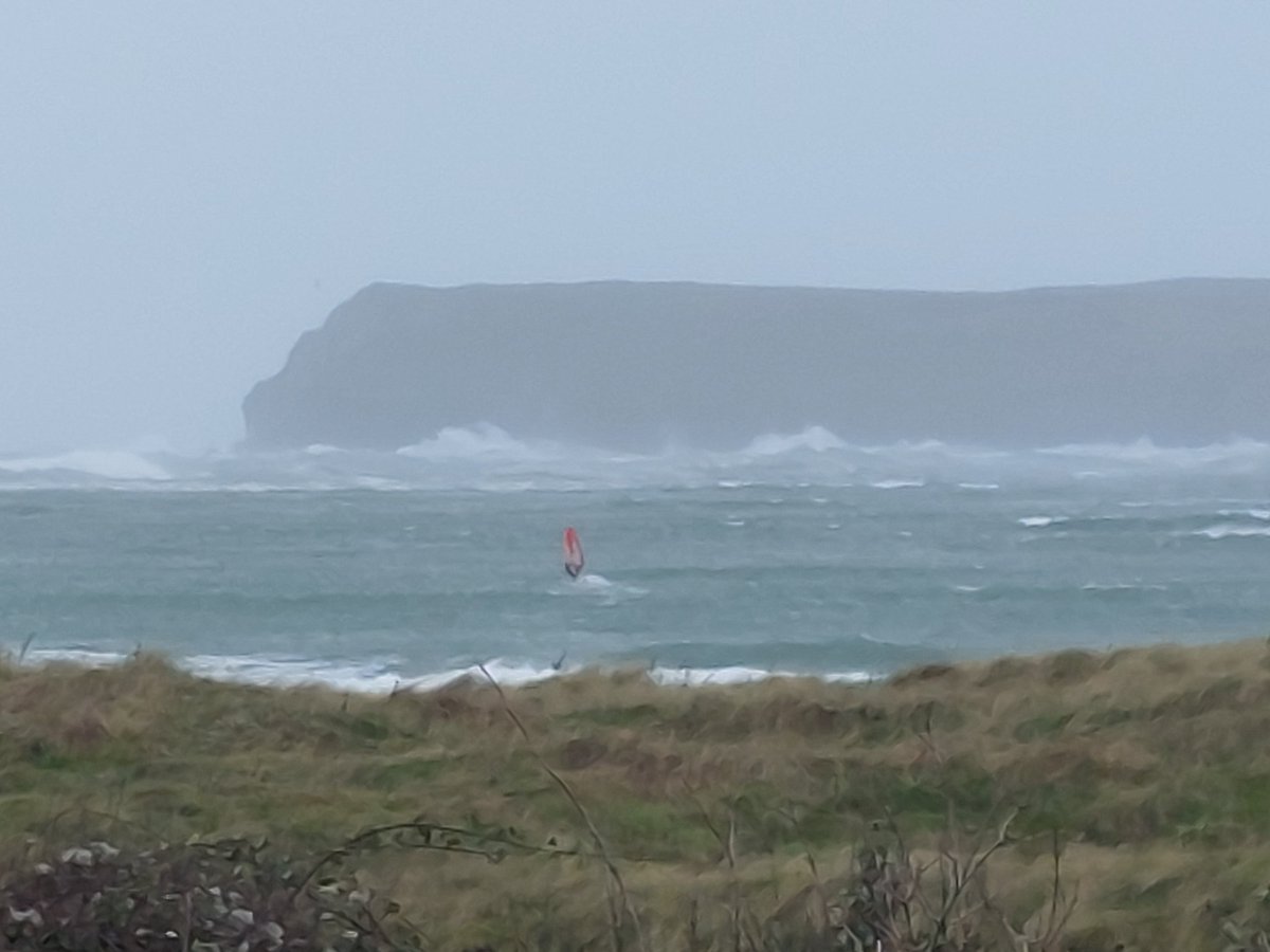 QuayArtPadstow's tweet photo. Where there's a wind, there's a....
#Windsurfer #TheCamelEstuary #Padstow
@We_are_Cornwall @Intocornwall @beauty_cornwall
@WestcountryWide @Cornwall_Coast
@Devon_Cornwall @iloveukcoast https://t.co/QStCgQoTgb