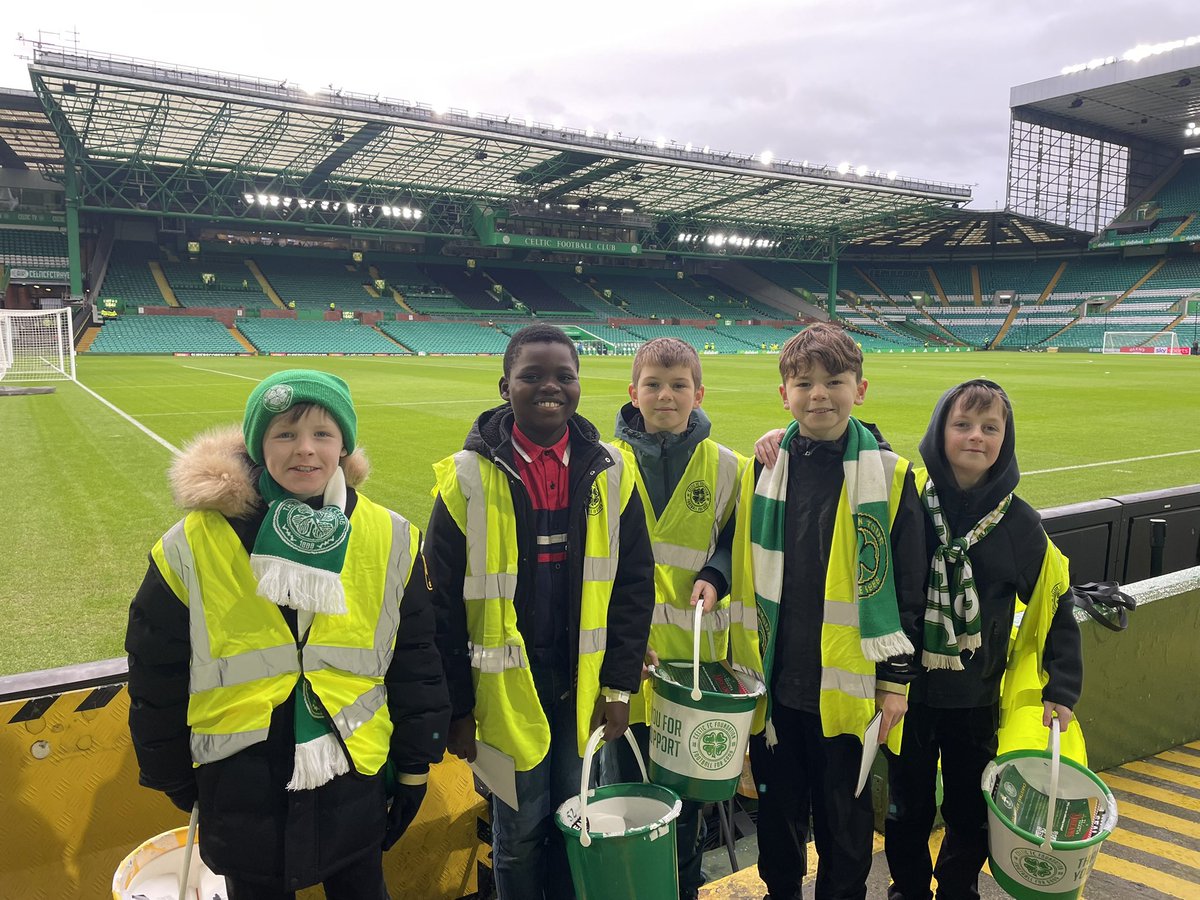 St Andrew's Secondary School (@standrewsrcsec) on Twitter photo Delighted to help our friends <a href="/FoundationCFC/">Celtic FC Foundation</a> with their Christmas 🎄 Appeal. Thanks to Murdo McLeod for taking time to speak to our pupils.
<a href="/StAndrews_2030/">ClassOf2030</a>
<a href="/StAndrewscience/">St Andrews Science Dept</a>
<a href="/StAndrewsRCTech/">St Andrew's RC Tech</a>
#NobleAndWorthwhile
#FidusEtAudax Delighted to help our friends <a href="/FoundationCFC/">Celtic FC Foundation</a> with their Christmas 🎄 Appeal. Thanks to Murdo McLeod for taking time to speak to our pupils.
<a href="/StAndrews_2030/">ClassOf2030</a>
<a href="/StAndrewscience/">St Andrews Science Dept</a>
<a href="/StAndrewsRCTech/">St Andrew's RC Tech</a>
#NobleAndWorthwhile
#FidusEtAudax