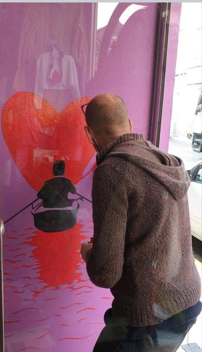 Este mural lo hice en una tienda de ropa de una buena amiga en Marín un pueblo cercano a Vigo lo hice todo de imaginación y con mucho cariño..si os animáis soy rápido..limpio.y muy económico.. hago tanto fachadas como habitaciones..se agradece retweet para llegar a más gente 🖍️❤️