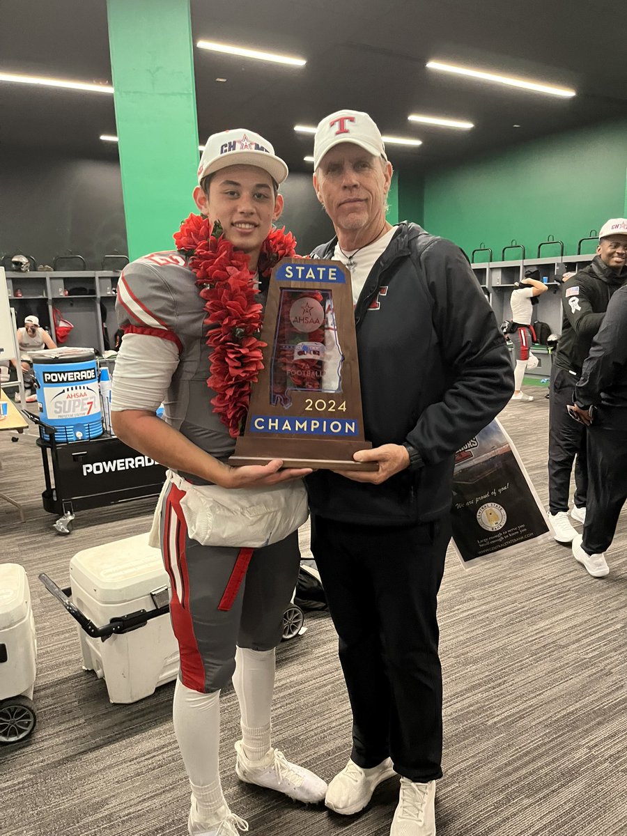 TrentSeaborn's tweet photo. your crystal ball ain’t so crystal clear. 
Thank you seniors ❤️ #GodDid https://t.co/2jMLeIFe12