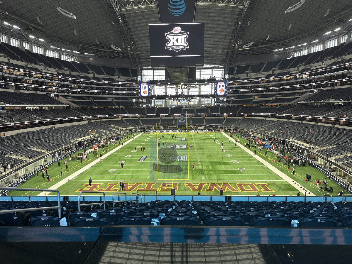 Coach Loosli tweet media