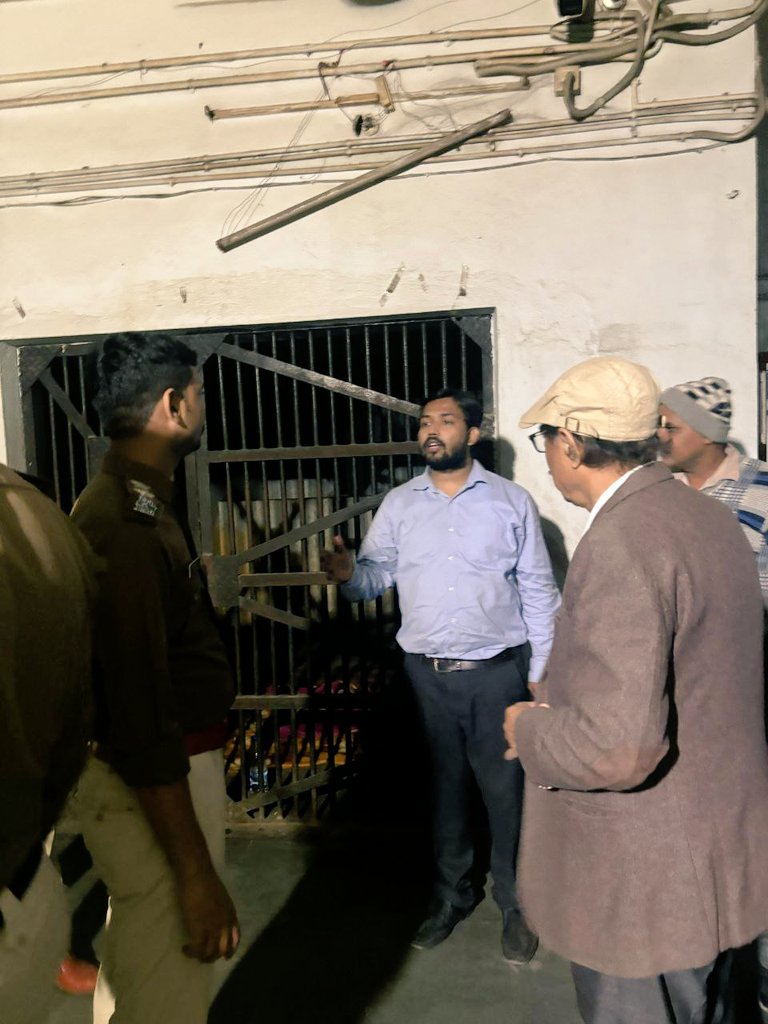 Anurag_161's tweet image. #KhanSir
आप आगे बढिए सर ,आप जैसे काबिल गुरु को नमन है ।

ये सौभाग्य की बात है कि हमारे देश में आप जैसे शिल्पकार आज भी मौजूद है ।

"एक गुरु ही हमें हमारी पहचान दिलाता है।"

#No_Normalisation