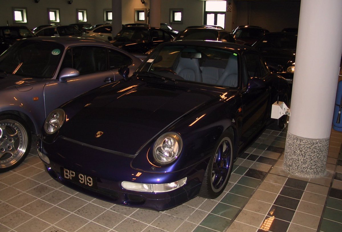 FlawlessSpec's tweet photo. Porsche 911 (993) Turbos from Brunei https://t.co/uKikgNt5l4
