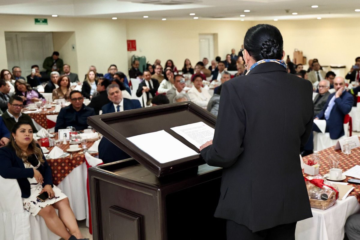 rosaicela_'s tweet photo. Agradecemos a la Confraternidad Evangélica de México @CONEMEXAR la invitación a su reunión de fin de año con pastores y pastoras. En el @GobiernoMX de la Presidenta @Claudiashein trabajamos con todos los sectores para construir una sociedad más fraterna, con justicia y paz. 🇲🇽 https://t.co/70sdO8X0lN