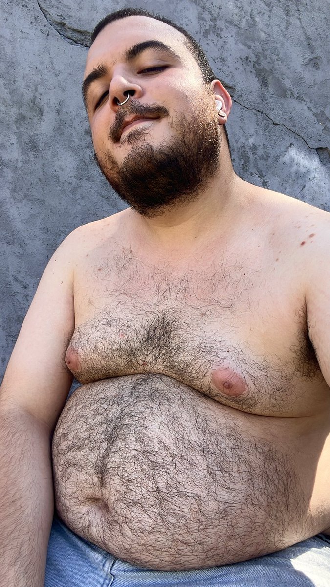 BUENAS BUENAS, COMO ANDAN? YO
CON CALOR

ME REGALAN UN RT? 🐻

#gaybearsandchubs #ososgay #gaybearandcubs